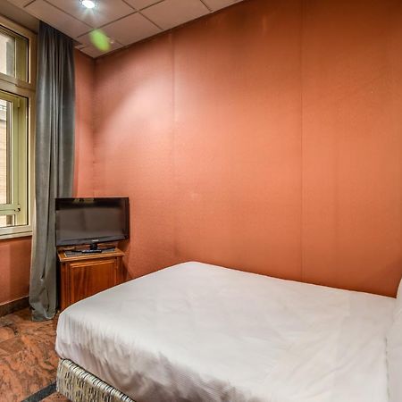 Castro Pretorio Easy Rooms Рим Экстерьер фото
