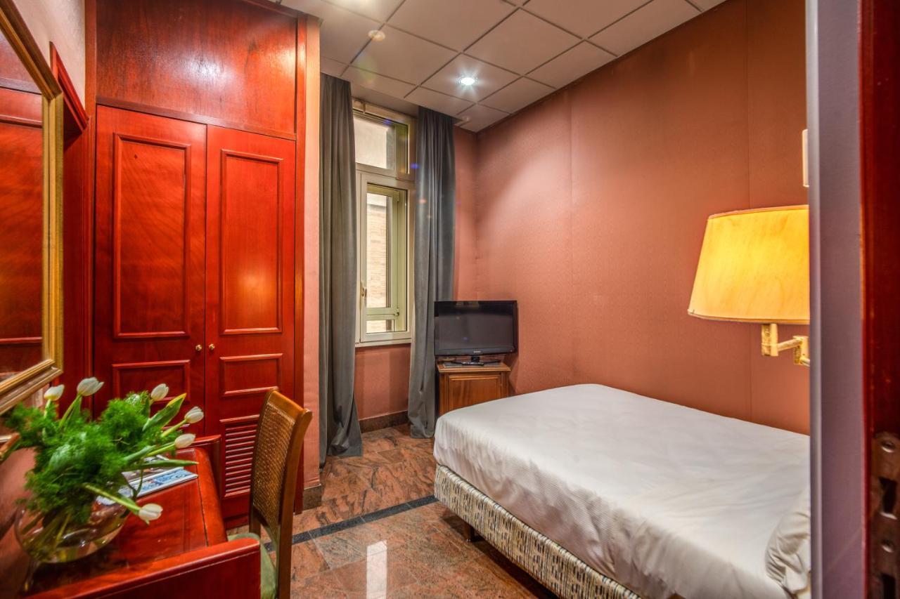 Castro Pretorio Easy Rooms Рим Экстерьер фото